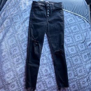 AMBERCROMBIE AND FITCH SKINNY JEANS